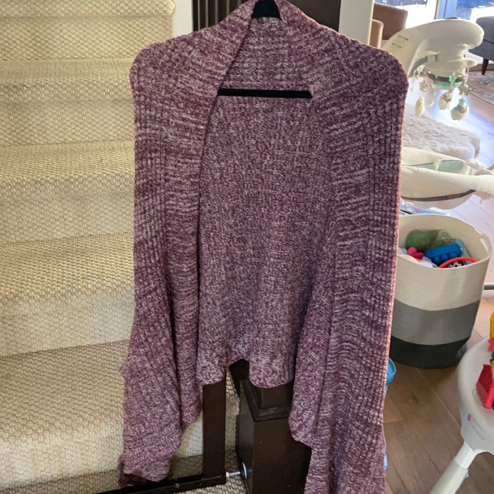 One size barefoot dreams wrap sweater with pockets.